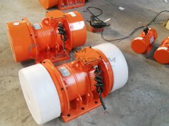 山東XVM-A-40-6振動電機(jī)已發(fā)貨，請馬經(jīng)理注意查收